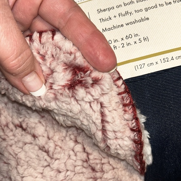 NWT Luxurious Pink Sherpa Blanket Plush Bedding Throw - Picture 3 of 4